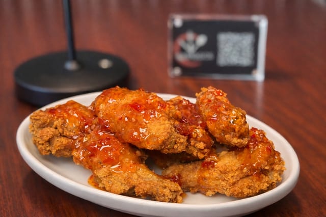 Chicken Wings (Plain, Sweet Chili, Larb) (6).