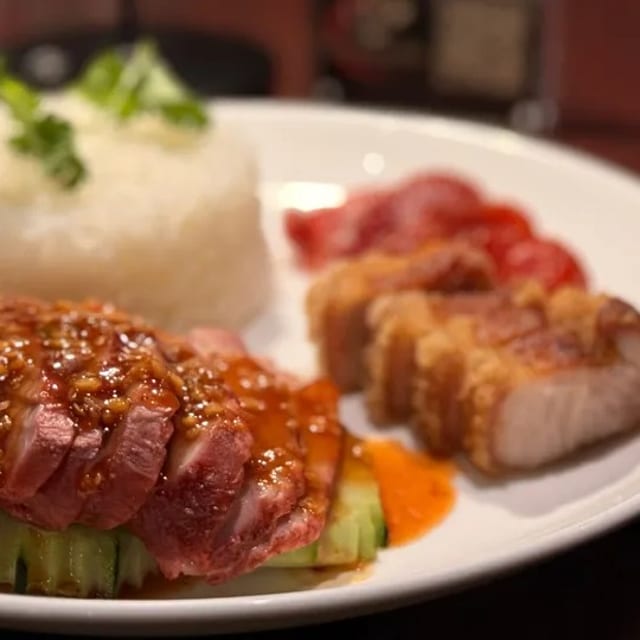 Kao Moo Dang (BBQ Pork and Crispy Pork Belly).