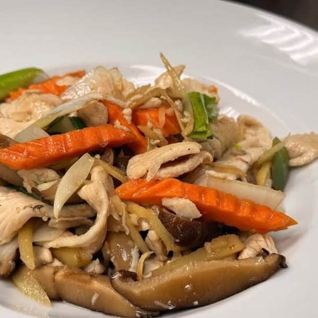 L Stir-Fried Ginger.